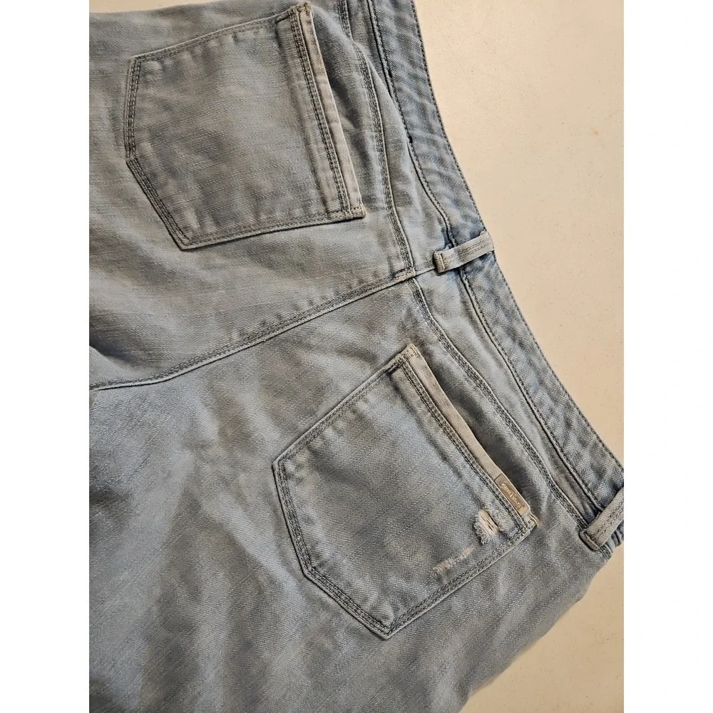 White House Black Market Girlfriend Jean Shorts Womens Size 8 Distressed (A1229)